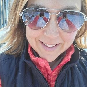 Meet your Posher, April